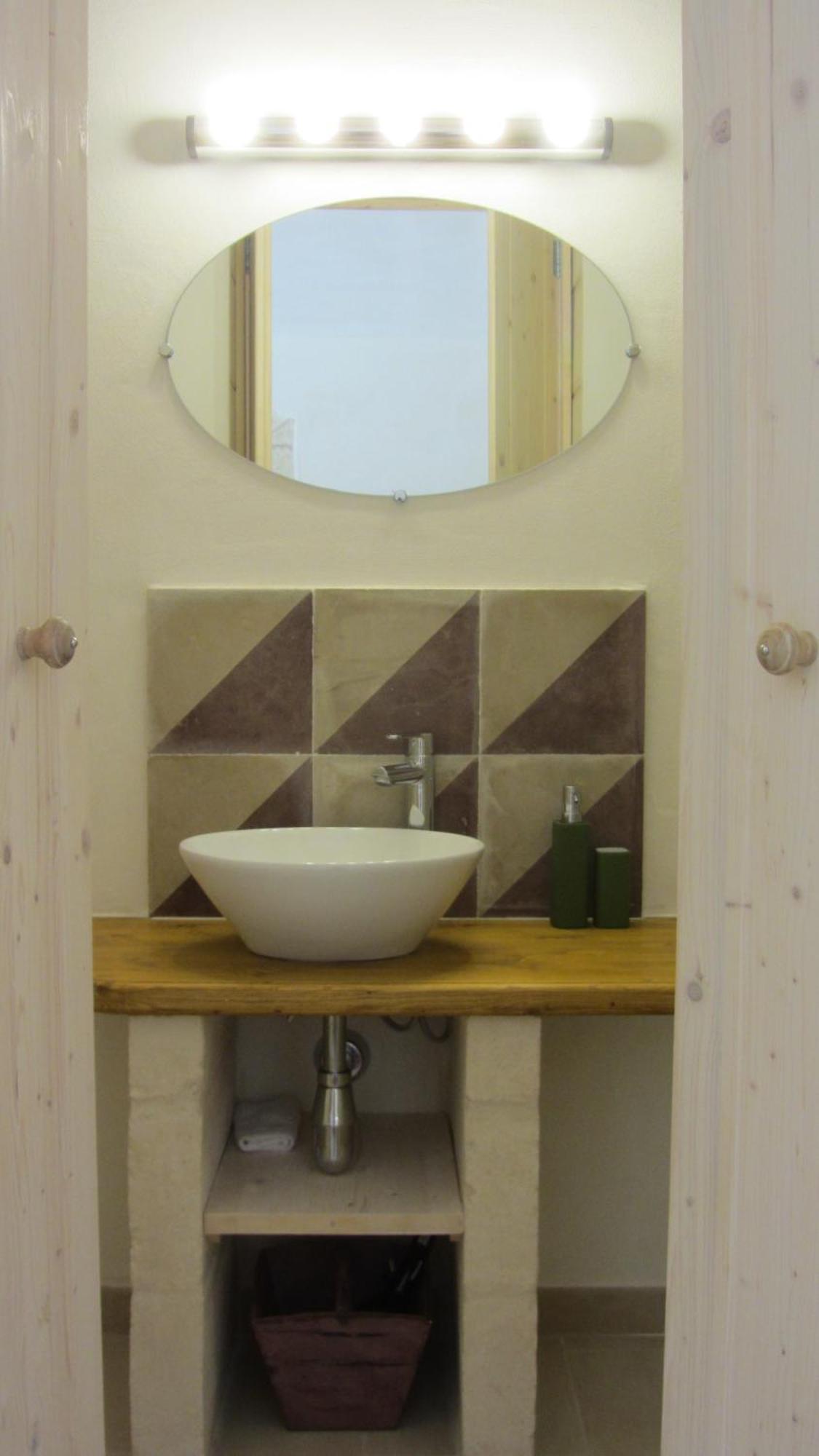Bed and Breakfast Casa Della Scrittrice Остуни Номер фото